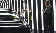 Ogromne spadki Tesli w Europie. Muskowi szkodzi polityczny romans z Trumpem i AfD?