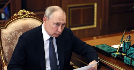 "Putin popełnił ogromny błąd". Macron ujawnia