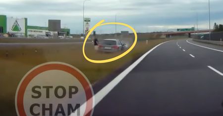 Zobaczyli nagranie z audi. Dostało się jednak autorowi filmu