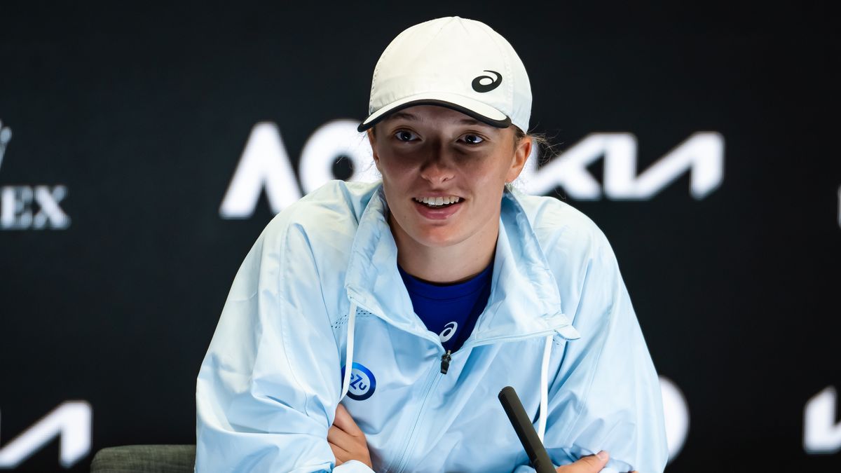 MELBOURNE, AUSTRALIA - JANUARY 22: Iga Swiatek of Poland talks to the media after losing to Elena Rybakina of Kazakhstan in her fourth round match on Day 7 of the 2023 Australian Open at Melbourne Park on January 22, 2023 in Melbourne, Australia (Photo by Robert Prange/Getty Images)