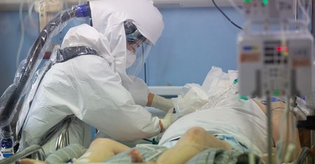 Szczyt zakażeń za nami? Ekspertka niepokojąco o koronawirusie