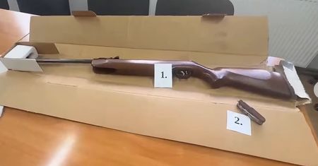 Znaleźli to w domu 17-latka. Pochwalił się kolegom w szkole. "Lepsze rzeczy"