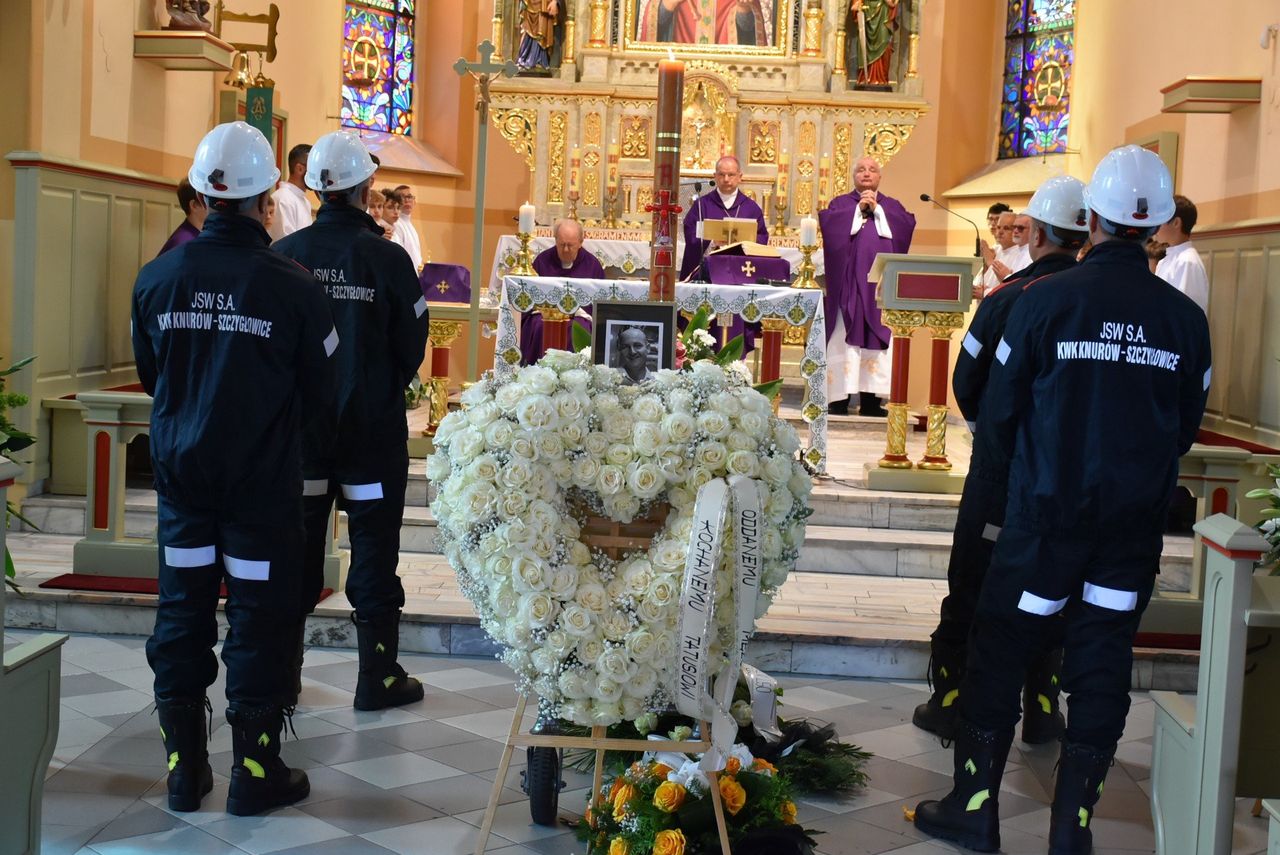 Rybnik: Pogrzeb tragicznie zmarłego górnika z kopalni Knurów
