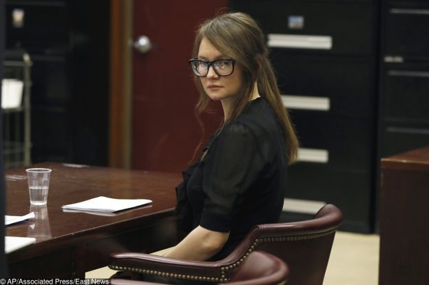 "Fałszywa dziedziczka" wyłudziła prawie milion złotych. Grozi jej 15 lat więzienia