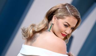 Rita Ora pokazała się cała w błocie. Widok i tak robi wrażenie