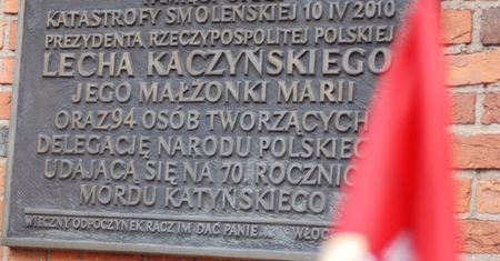 16. rocznica katastrofy smoleńskiej. We Włocławku oddano hołd ofiarom