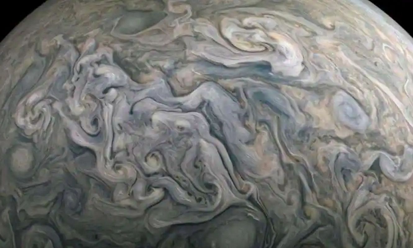 Sonda Juno wykonała zapierające dech w piersiach zdjęcia Ganimedesa