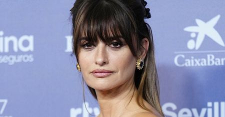 Penélope Cruz olśniła na czerwonym dywanie. Uwagę przykuwa dół sukienki
