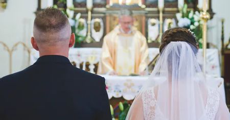 Na weselu szukała męża. Znalazła go w pokoju z własną matką