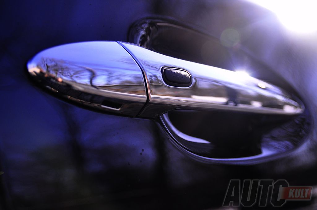 Lexus LS460 (Fot. Marcin Pogorzelski)