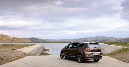 Nowe Renault Grand Scénic i Mégane Grand Coupé - zdjęcia