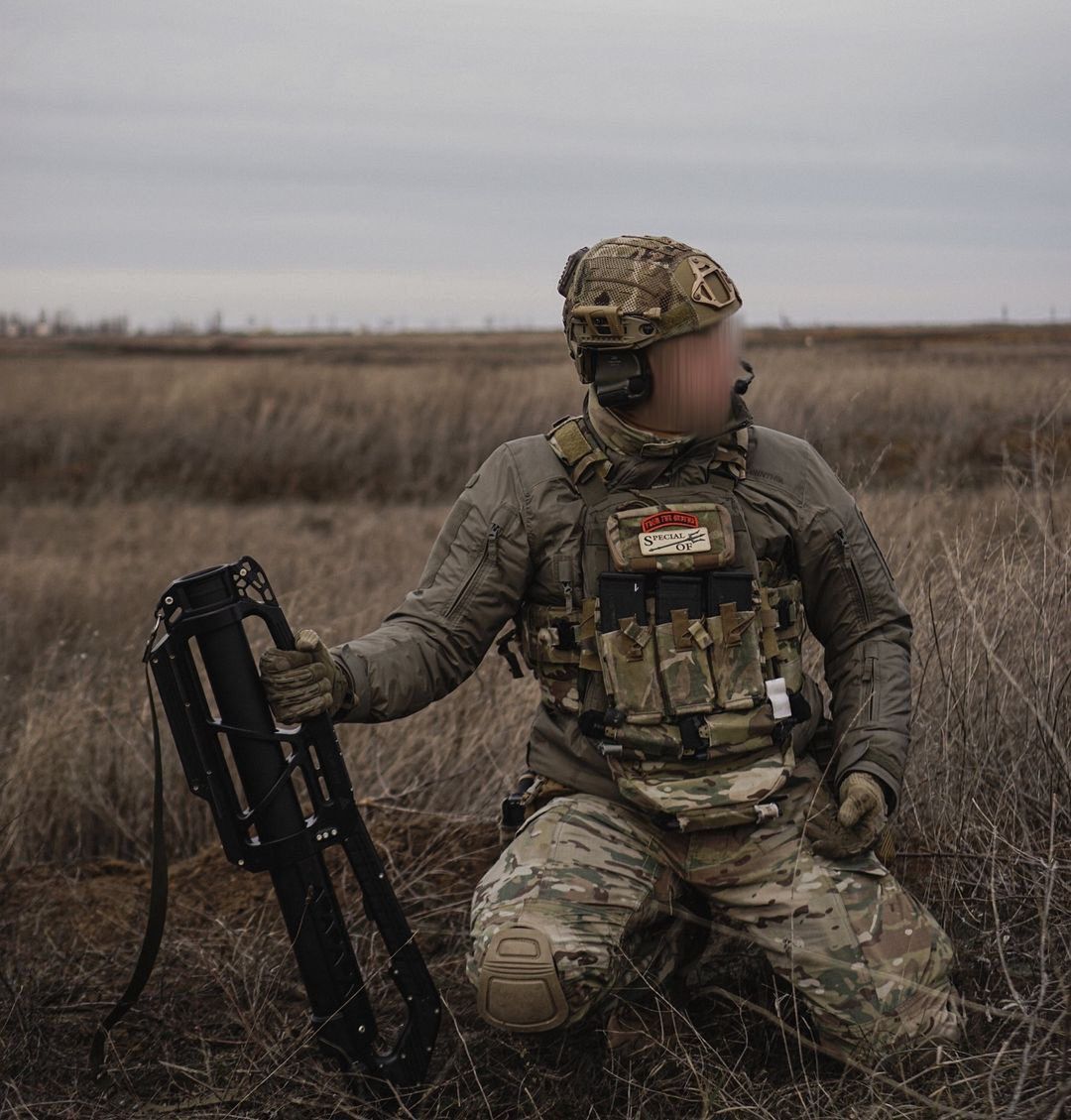 Ukrainian soldier with an LMP-2017 mortar from Tarnów.