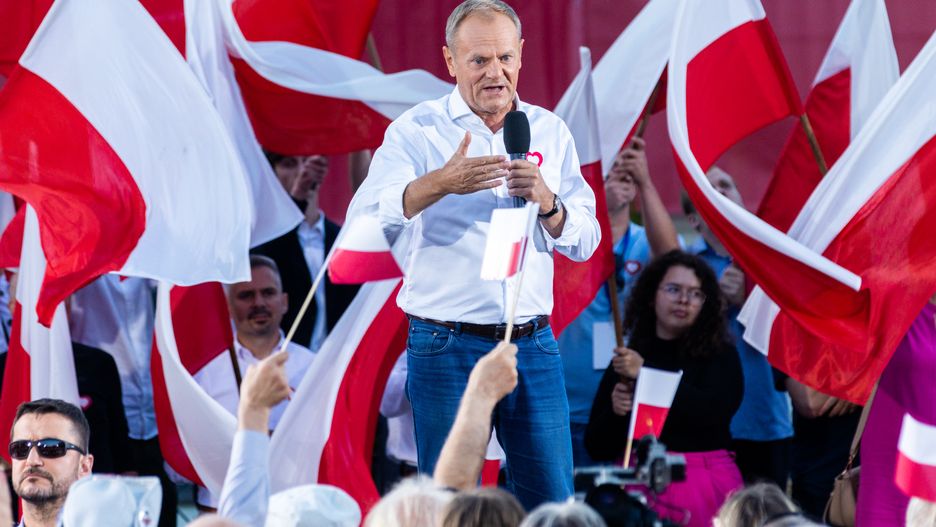 Donald Tusk   during a campaign meeting of the Civic Platform party ahead of parliamentary elections in Poland , in Otwock, Poland, September 25, 2023.
 POLAND OUT

 (Photo by Andrzej Iwanczuk/NurPhoto via Getty Images)