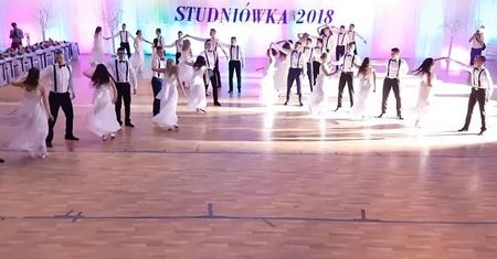 Walc studniówkowy maturzystów z Białej Podlaskiej podobija internet! (WIDEO)