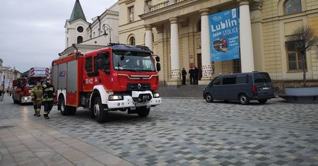 Poranna interwencja straży pożarnej i policji w Urzędzie Miasta Lublin. Wszystko przez podejrzaną wiadomość