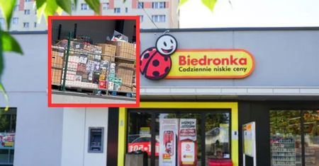 Nagrał, co zobaczył przed Biedronką. Zawrzało. "Na słońcu pół dnia"
