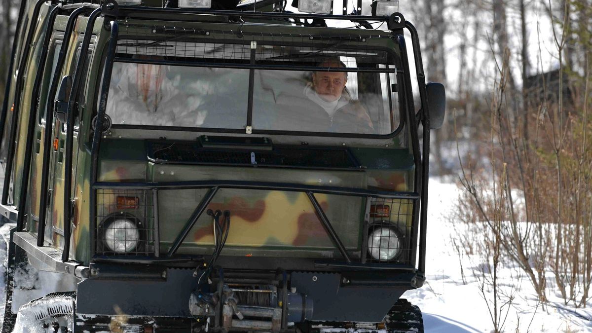 SIBERIA, RUSSIA - MARCH 21: (----EDITORIAL USE ONLY  MANDATORY CREDIT - " KREMLIN PRESS SERVICE / HANDOUT" - NO MARKETING NO ADVERTISING CAMPAIGNS - DISTRIBUTED AS A SERVICE TO CLIENTS----) Russian President Vladimir Putin and Russian Defence Minister Sergei Shoigu spend their weekend at a forest in Siberia, Russia on March 21, 2021. (Photo by Kremlin Press Office/Anadolu Agency via Getty Images)