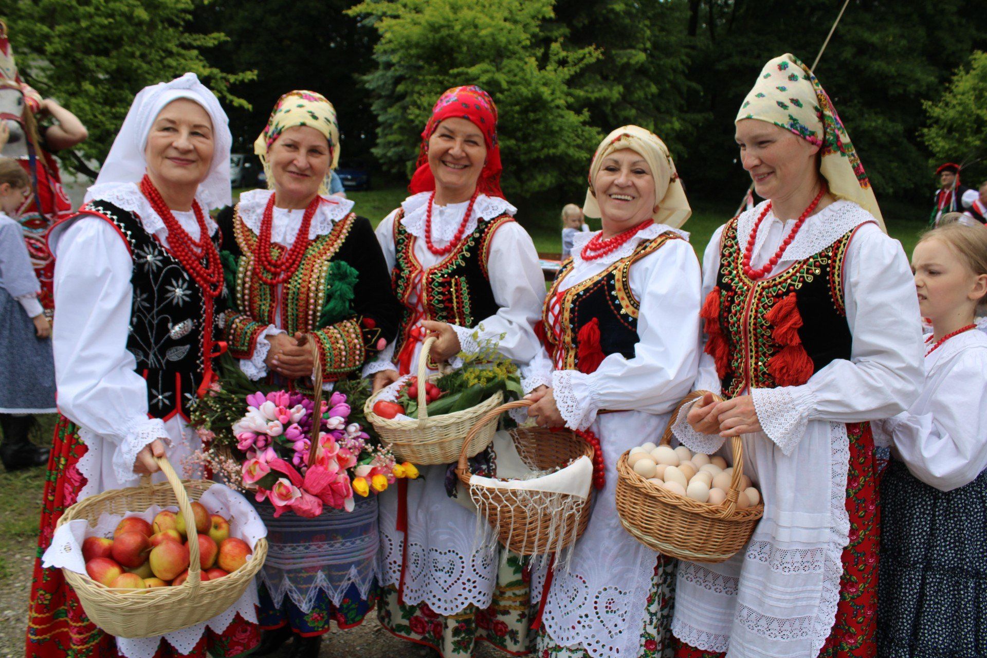 V Przegląd Zespołów Folklorystycznych „Spinka Krakowska” im. Janiny Kalicińskiej rozpoczęła Tydzień Kultury w Mogilanach