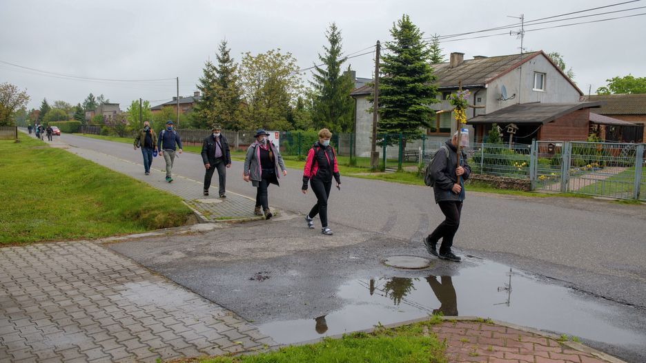 Pielgrzymka z Łowicza nadal w drodze na Jasną Górę