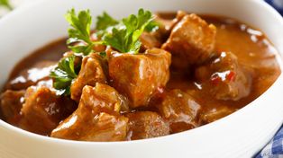 Bez zasmażki i śmietany. Każdy sos czy gulasz zagęścisz inaczej