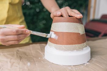 Zielony balkon bez dużych kosztów? 7 budżetowych pomysłów na efekt wow