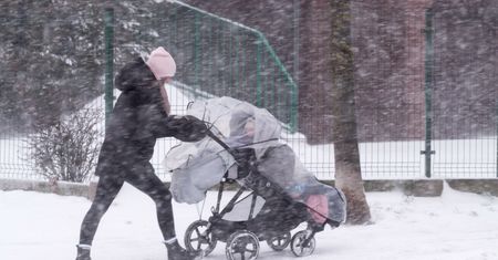 Zamknięto szkoły. Śnieżyce przechodzą przez Polskę