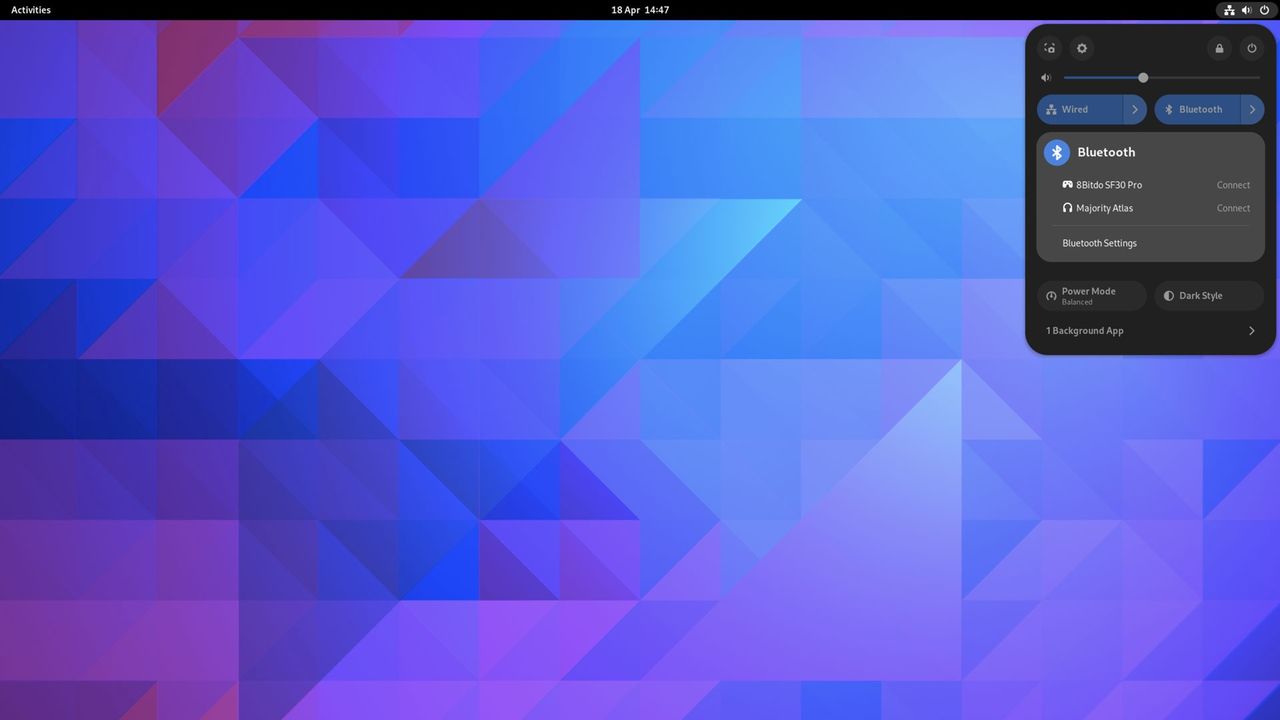 Pulpit systemu Fedora 38 z GNOME 44