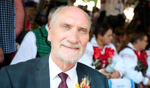 Macierewicz z "jedynki" dopiero z trzecim wynikiem. Wyprzedza go minister rządu PiS