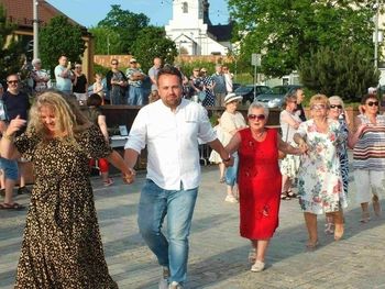 Letnie Potańcówki wracają na Rynek w Starachowicach. Zobacz, kiedy się odbędą