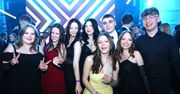 Piotrków: Szalona zabawa na studniówce ZSP nr 1. Prawie 500 osób bawiło się w sali Hotelu Porto w Radomsku
