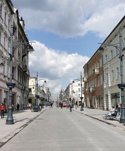 Auto bez kierowcy jechało po Piotrkowskiej w Łodzi