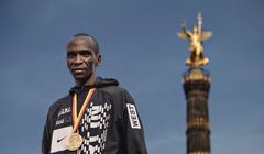 Eliud Kipchoge i nowy rekord świata w maratonie w nowym klipie Nike „Just Do It” (wideo)