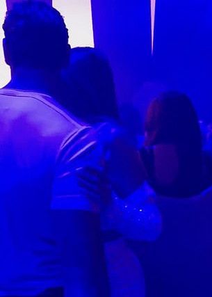 Do sieci trafiło nagranie, jak Khloe Kardashian i Michele Morrone FLIRTUJĄ na after party po pokazie D&G