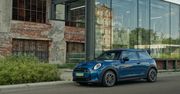 Test: Mini Cooper SE zadaje więcej pytań, niż daje odpowiedzi. Przynajmniej dziś