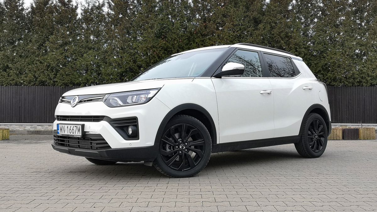 SsangYong Tivoli: Systemy bezpieczeństwa, standardowe audio i prosty system 1