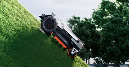 Roboty wjechały do Łazienek. Pierwszy taki pokaz w Polsce