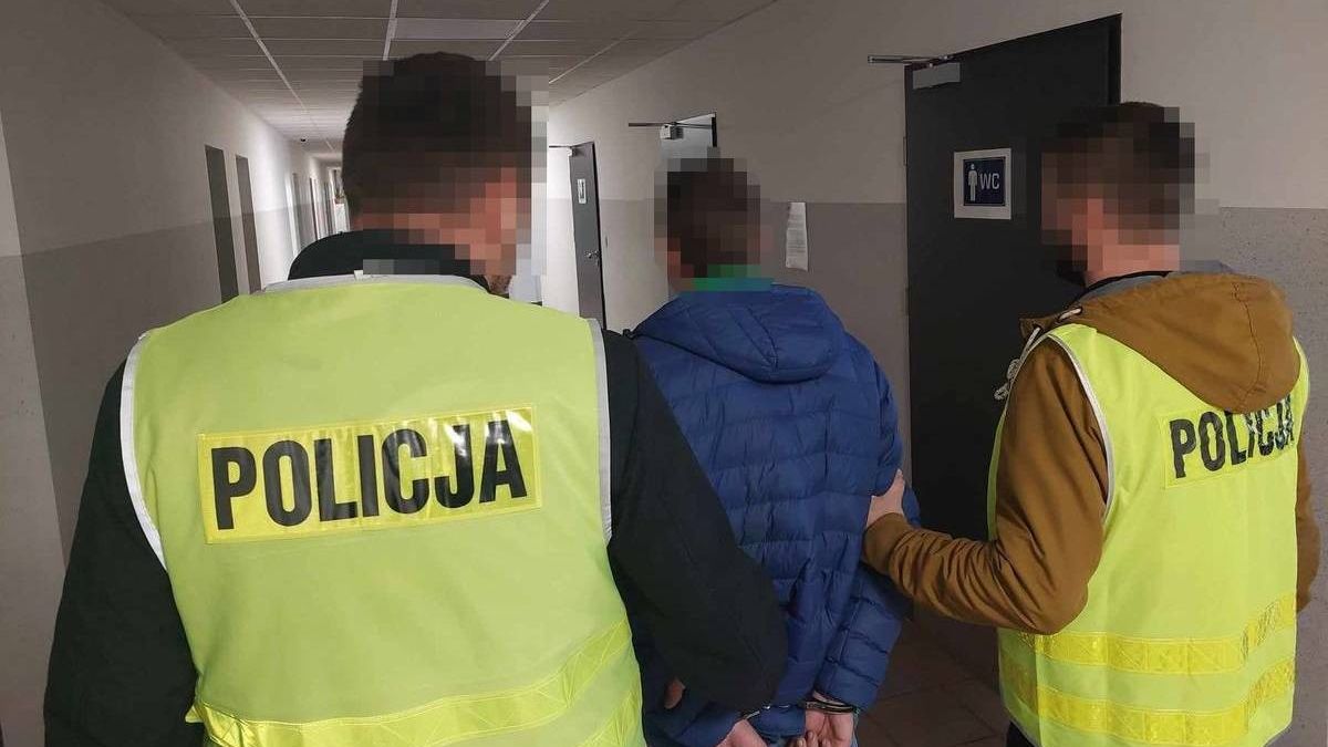 Potrącił 84-latka podczas cofania i odjechał