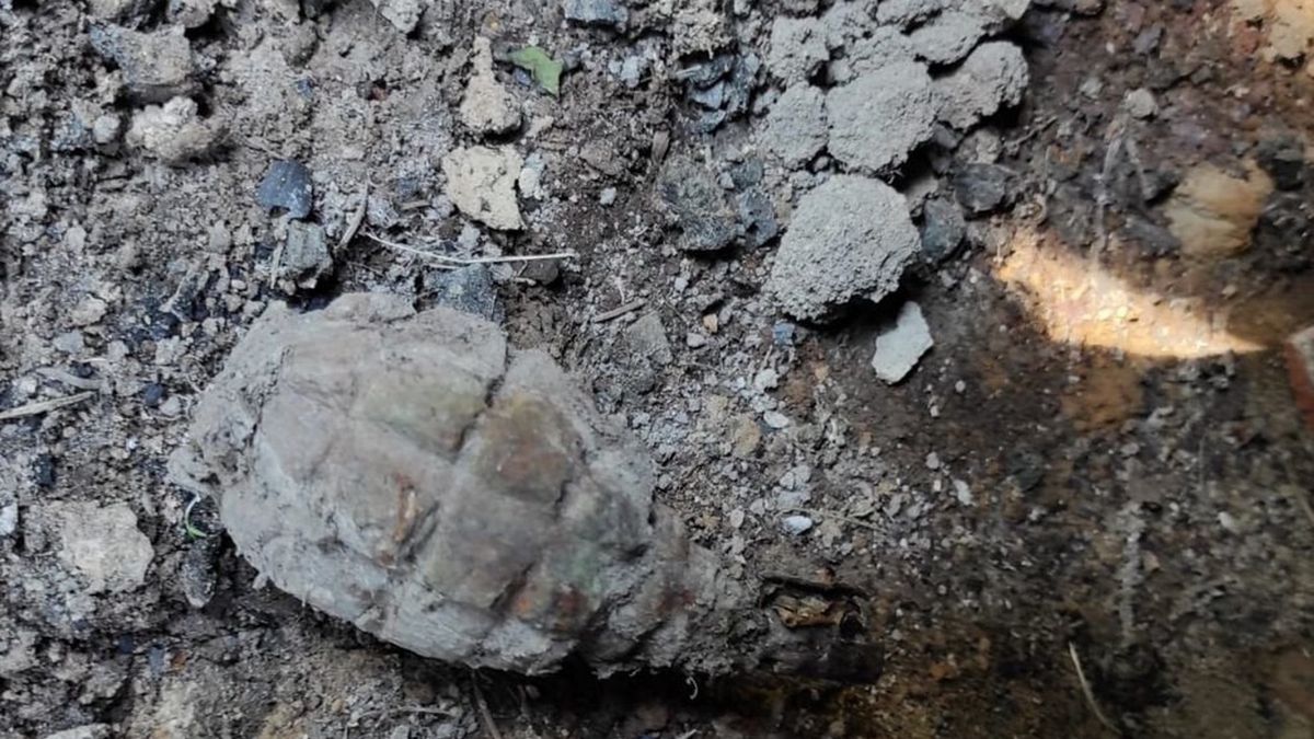 56-latka na działce znalazła niewybuch. 