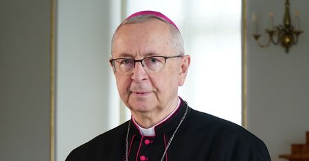 Abp Gądecki trafił do szpitala. Lekarze szykują się do operacji