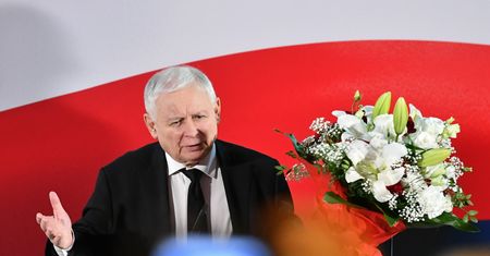 Kaczyński im nie odpuszcza. "Łaski nie robią"