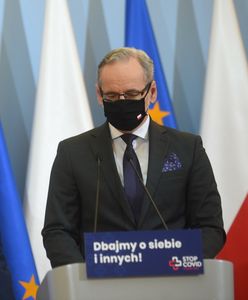 Nowe obostrzenia. Pandemia się rozlewa, koronawirus uderza w kolejne regiony