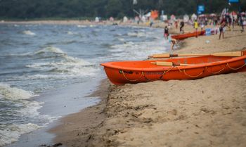 Dziwnówek: 16-latek zniknął pod wodą w Bałtyku. Poszukiwania zakończono, ale chłopca nie odnaleziono