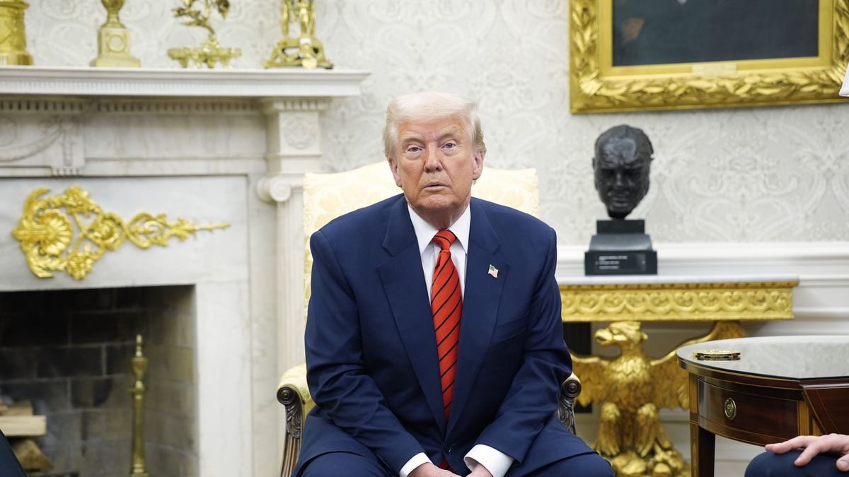 US President Donald Trump meets NATO Secretary General Mark Rutte in Washington
epa11961724 US President Donald Trump looks on during his meeting with NATO Secretary General Mark Rutte in the Oval Office of the White House in Washington, DC, USA, 13 March 2025.  EPA/YURI GRIPAS / POOL 
Dostawca: PAP/EPA.
YURI GRIPAS / POOL
nato, usa, meeting, defense