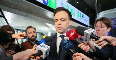 Rząd odpuszcza Glapińskiemu? Te słowa Domańskiego rzucają nowe światło