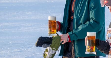 Alkohol na stokach narciarskich. Oto, co myślą Polacy