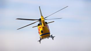 Wypadek na DW 560 pod Rypinem. LPR zabrał nieprzytomnego 62-letniego motocyklistę