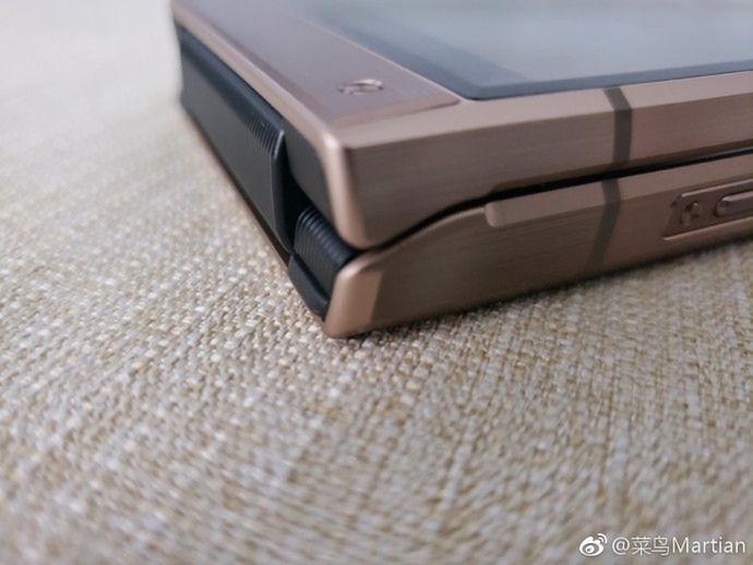 #wSkrócie: Samsung W2019 na zdjęciach, składany Galaxy F w drodze i Snapdragon 8150 w bazie Geekbench 5