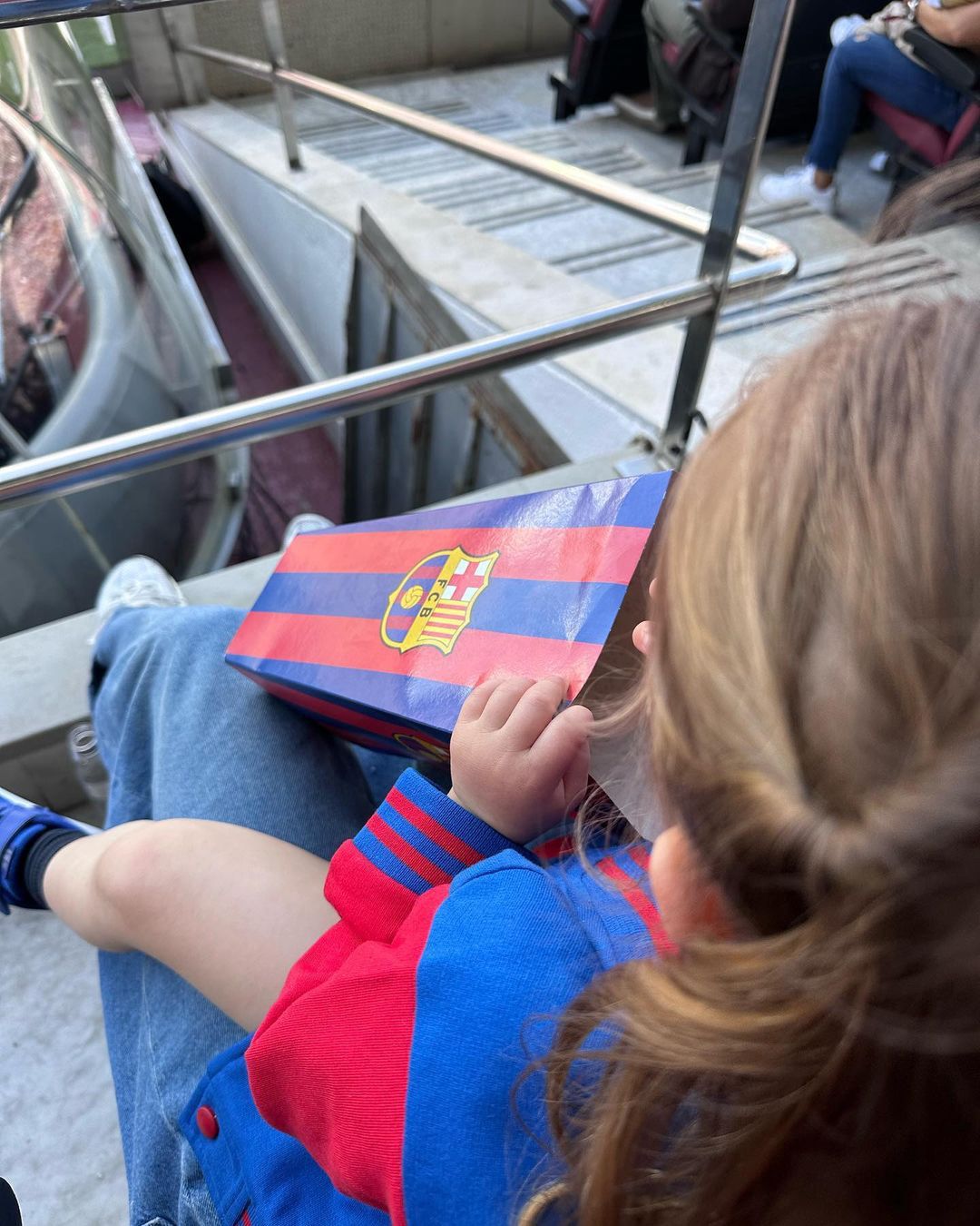 Anna Lewandowska kibicuje Robertowi. Towarzyszą jej córki