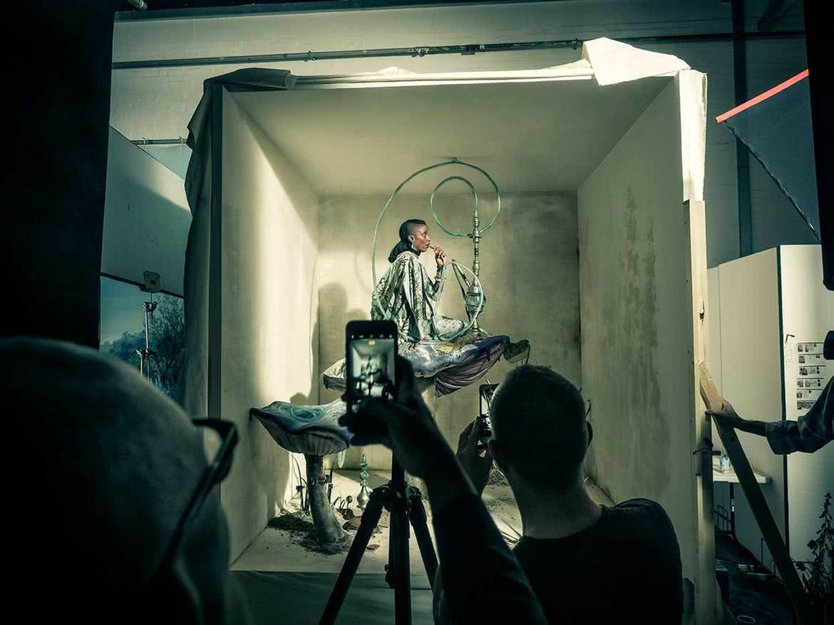 Tim Walker odpowiedzialny za kalendarz Pirelli 2018. Wiemy, co dzieje się za kulisami 17