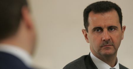 Kraj w ruinie. Dyktator żebrze o pieniądze. "Tragiczne, że on wraca"